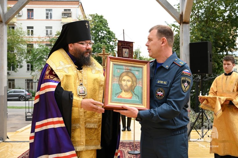 Архиепископ Егорьевский Матфей совершил молебен на месте основания храма при Академии